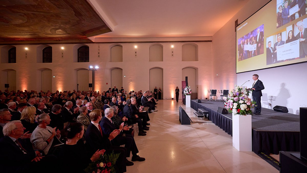 150. Jubiläum des Haus der Barmherzigkeit Das Bild zeigt die Feier anlässlich des 150. Jubiläums des Haus der Barmherzigkeit.